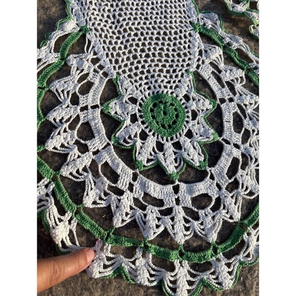 Vtg  Hand-Crocheted White & Green Doily Set Granny Core Cottage Core Set of 4 - Picture 6 of 8